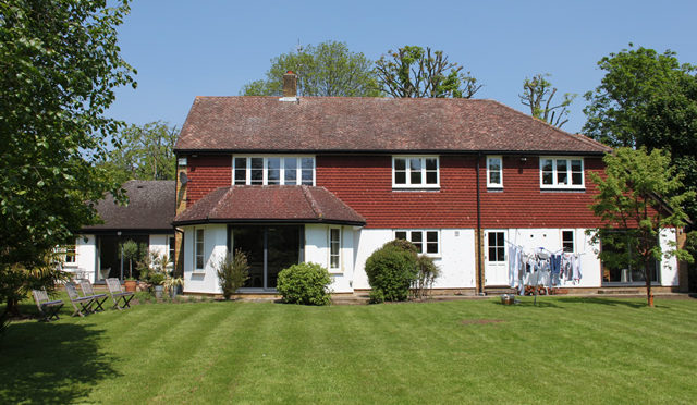 02-White Wood Effect upvc with Contemporary Aluminium Sliding Doors